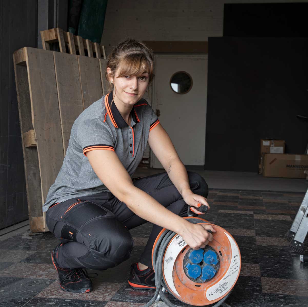 Pantalon femme Hugo Strong Charlotte (#1814), extensible et résistant, conçu avec 20 % de matières recyclées. Confort, durabilité et visibilité accrues.