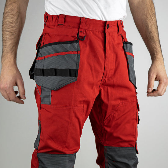 Pantalon de travail CALDEIRA #1790 en tissu canevas renforcé Oxford 600D. Résistant, fonctionnel et confortable pour les professionnels actifs.