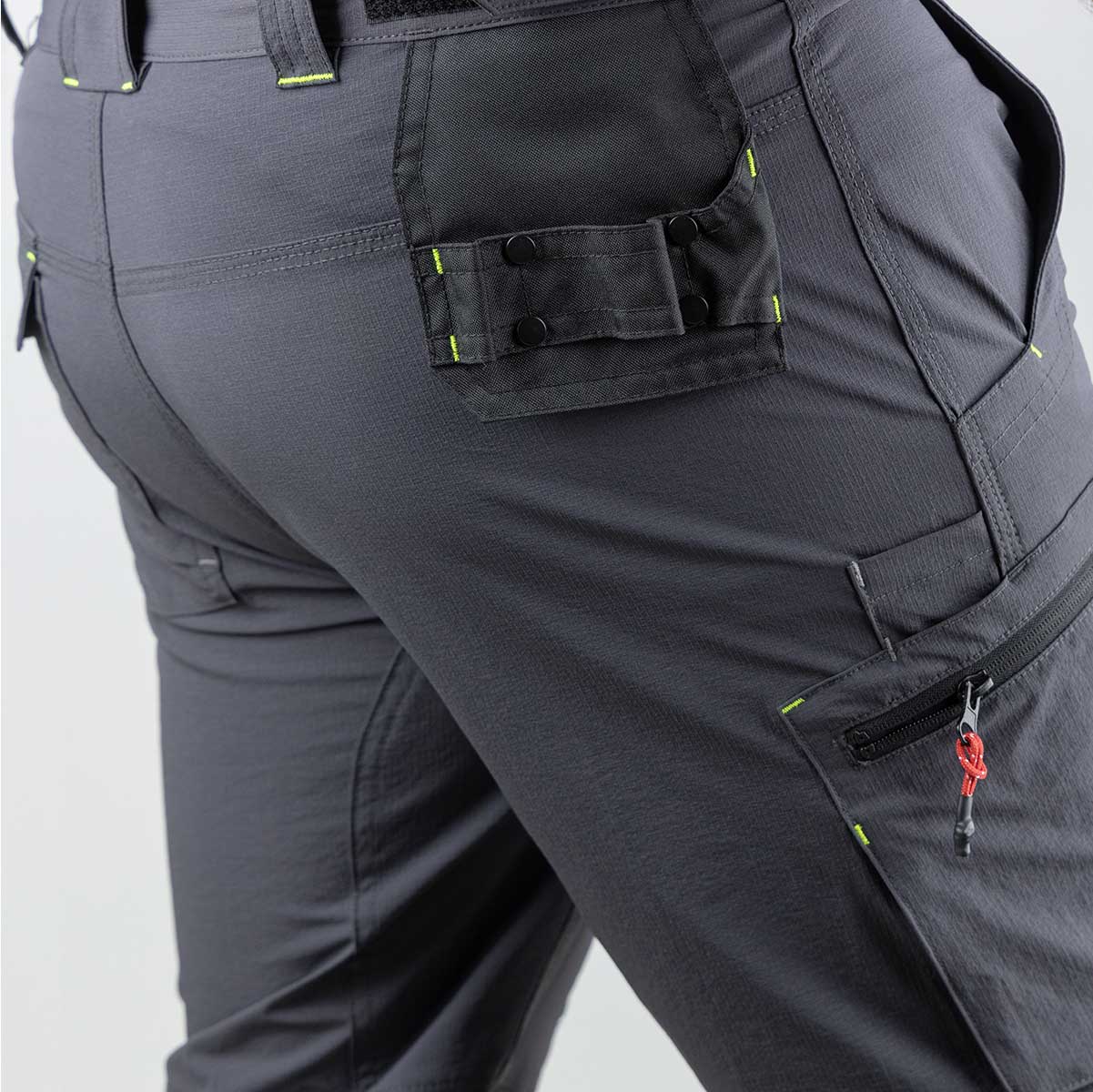 Pantalon de travail SOLAIRE #1841 extensible 4 sens et léger. Confort, respirabilité et résistance pour les journées de travail estivales.