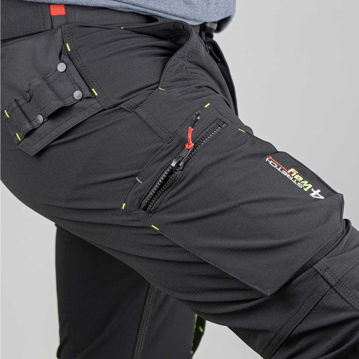 Pantalon de travail UTOPIE #1847 extensible 4 sens avec renforts Oxford 300D. Confort, souplesse et durabilité pour les professionnels actifs.
